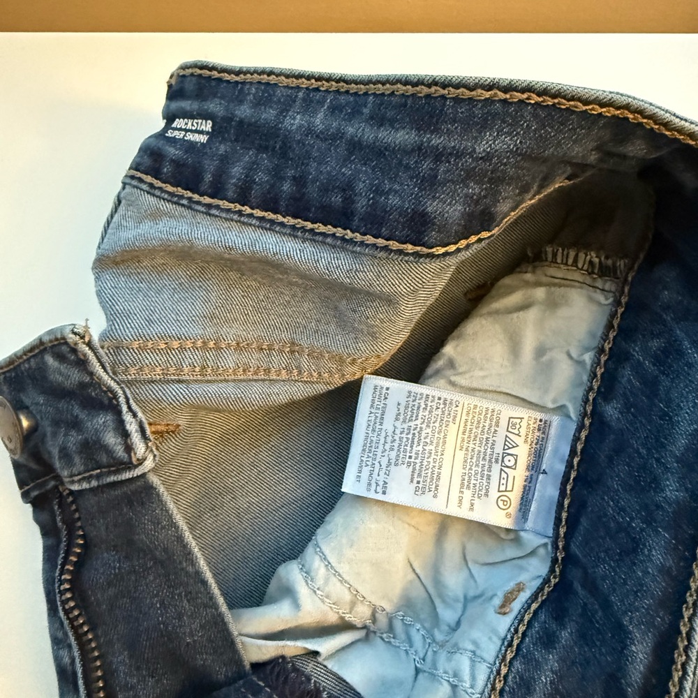 OLD NAVY ROCKSTAR SUPER SKINNY JEAN - Picture 2 of 2